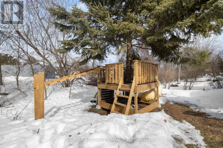 29438103/156-duncan-street/drummondnorth-elmsley-north-elmsley-twp/drummondnorth-elmsley/ontario/K7A4S4_38