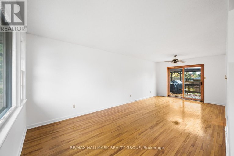 29078857/2028-othello-avenue/elmvale-acresurbandale/ottawa/ontario/K1G2A6_4