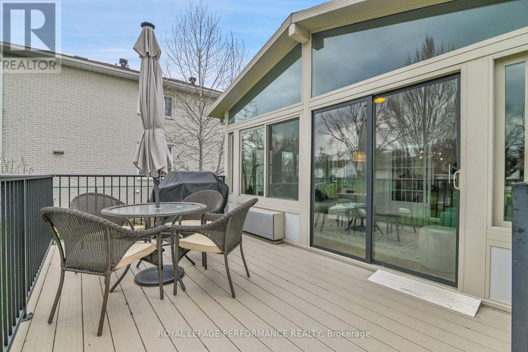 28237794/328-pleasant-park-road/alta-vistafaircrest-heights/ottawa/ontario/K1H5M8_23