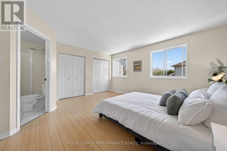 29662790/3835-crowsnest-avenue/quinterra/ottawa/ontario/K1V1K4_25