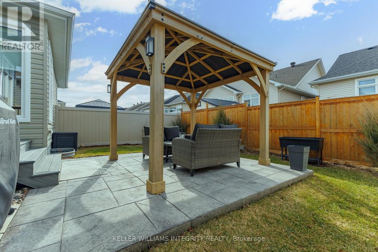 28187389/225-maygrass-way/remainder-of-stittsville-area/ottawa/ontario/K2S2B4_35