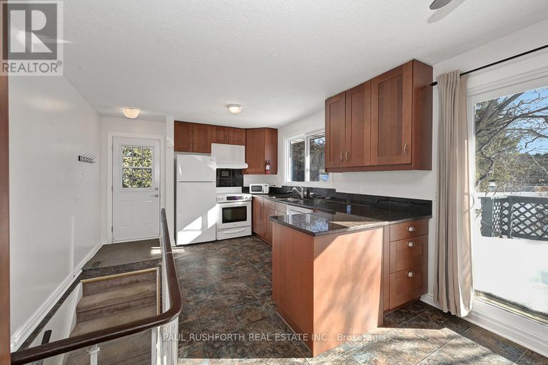 29381934/224-kennedy-lane-w/bilberry-creekqueenswood-heights/ottawa/ontario/K1E1G6_14