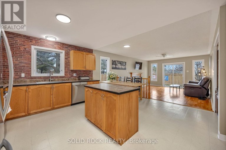 29611590/2-newborough-crescent/barrhaven-east/ottawa/ontario/K2G6A2_5