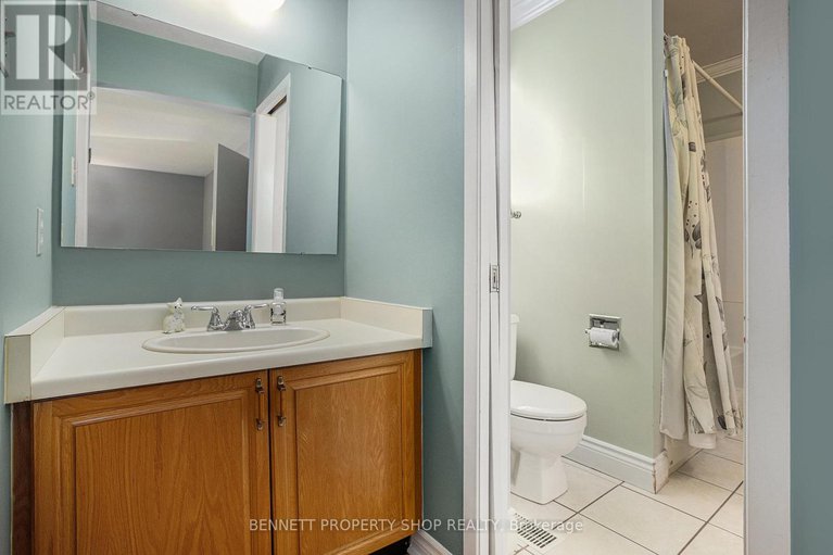 28998987/1717-des-perdrix-crescent/orleanssunridge/ottawa/ontario/K1C5B5_12
