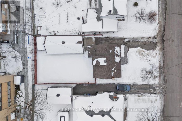 29391601/1446-woodward-avenue/carlington/ottawa/ontario/K1Z7W3_42