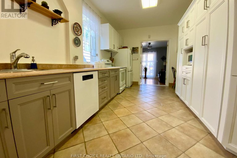27992529/245-york-street/lower-town/ottawa/ontario/K1N5T9_9