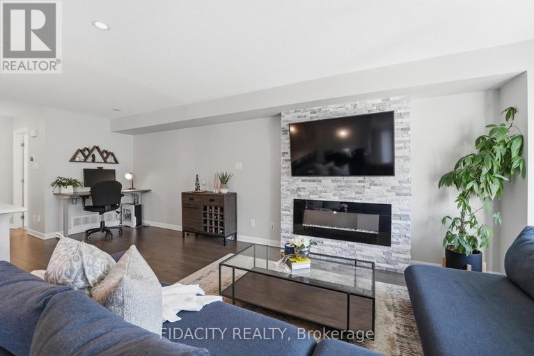 29682192/807-element-private/emerald-meadowstrailwest/ottawa/ontario/K2M0M8_15