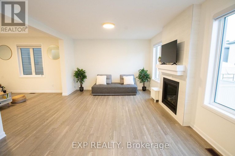 29126984/137-maynooth-court/half-moon-bay/ottawa/ontario/K2J6Y4_7