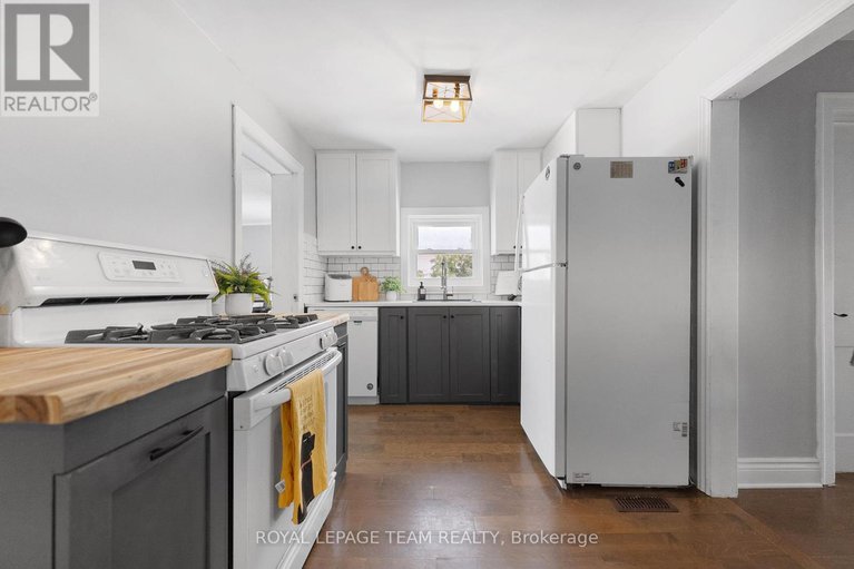 28157446/253-mclean-street/renfrew/renfrew/ontario/K7V1A9_11