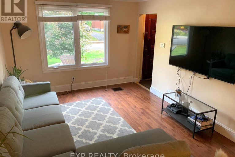 28543964/1552-caledon-street/riverview-park/ottawa/ontario/K1G0H9_15