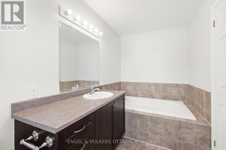 29221825/238-forestbrook-street/morgans-grantsouth-march/ottawa/ontario/K2K0B4_19