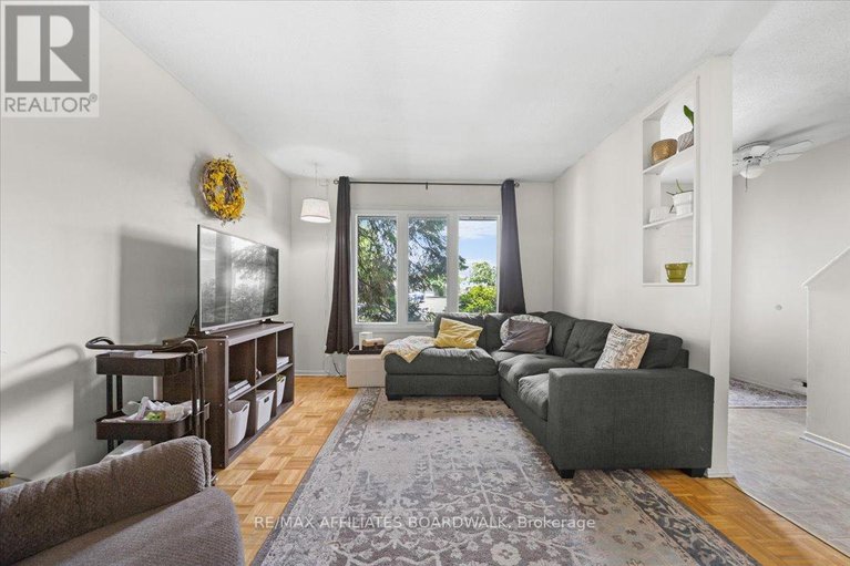 28397301/40-3239-bannon-way/blossom-parkkemp-parkfindlay-creek/ottawa/ontario/K1T1T2_5