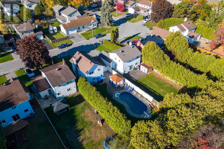 29046719/1767-bonaventure-terrace/convent-glen-south/ottawa/ontario/K1C1W6_27