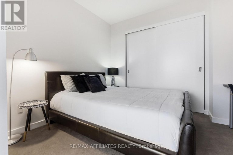 29083833/508-201-parkdale-avenue-w/mechanicsville/ottawa/ontario/K1Y1E8_12