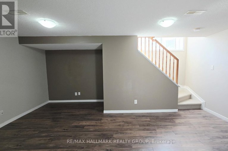 29047464/992-klondike-road/morgans-grantsouth-march/ottawa/ontario/K2K0C3_25