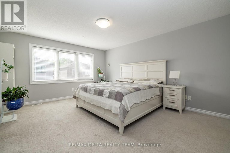 28750818/218-enclave-walk/mer-bleuebradley-estatesanderson-park/ottawa/ontario/K1W0J4_11