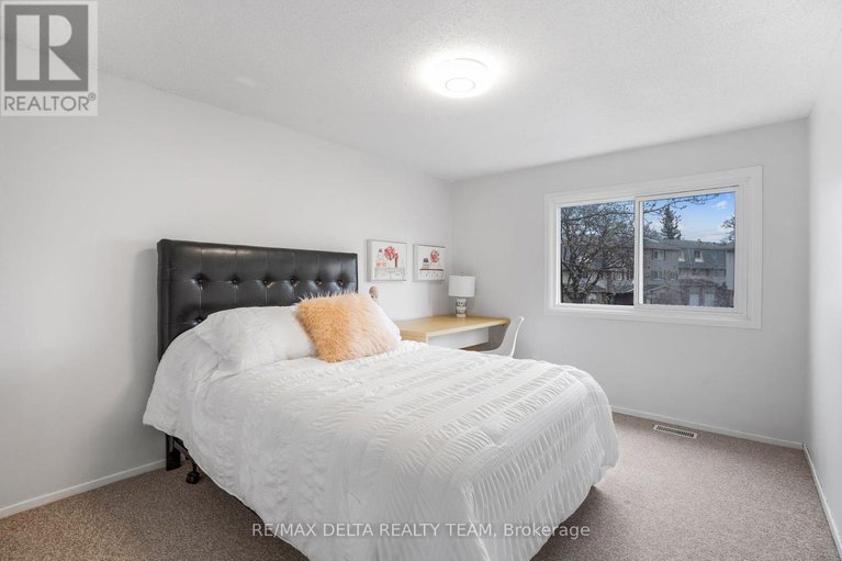 28704078/49-2115-erinbrook-crescent/sheffield-glenindustrial-park/ottawa/ontario/K1B4J5_19