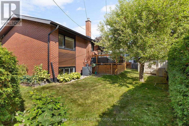28877197/2180-lenester-avenue/mckellar-heightsglabar-park/ottawa/ontario/K2A1L4_28