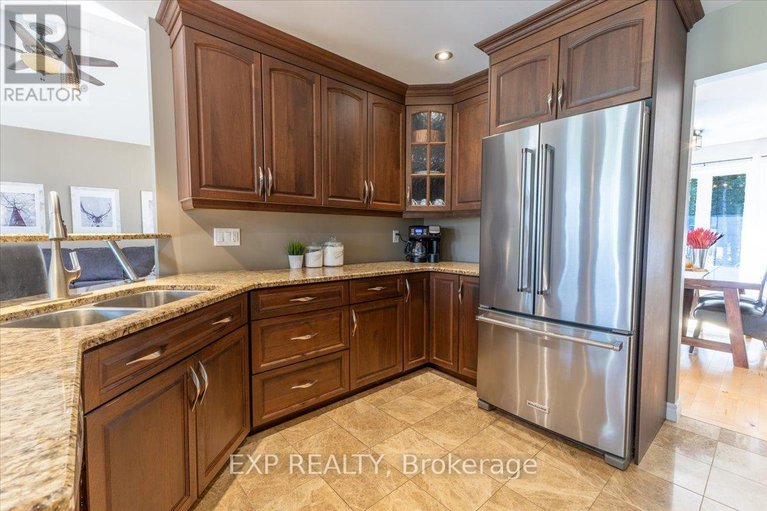 28879603/6719-deer-run-place/rideau-twp-s-of-reg-rd-6-w-of-mccordick-rd/ottawa/ontario/K0A2T0_12