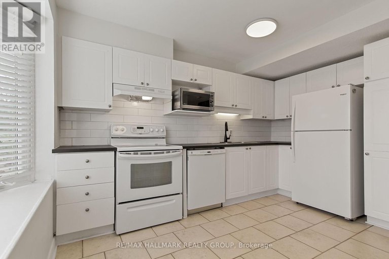 28491810/1326-morrison-drive/redwood-park/ottawa/ontario/K2H7L9_11