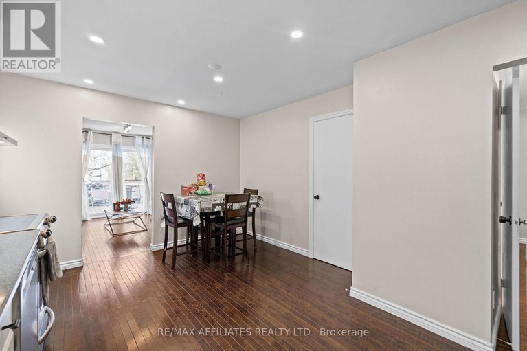 28295817/43-bluegrass-drive/bridlewood/ottawa/ontario/K2M1G2_17