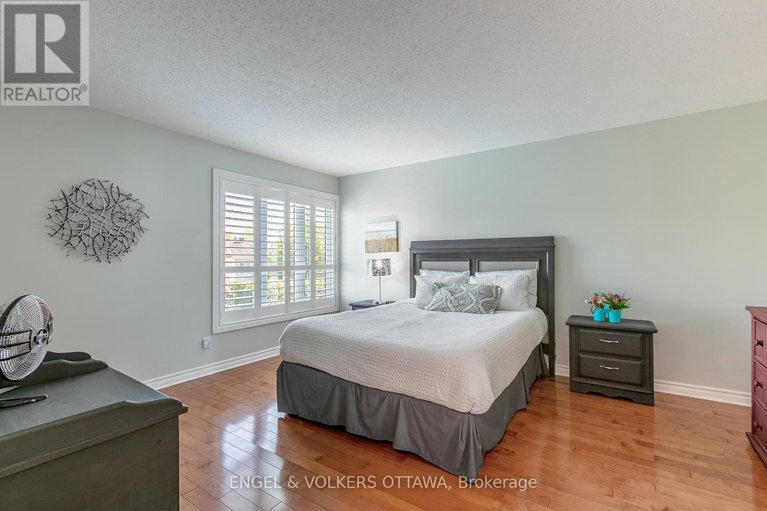 28489478/6149-westwater-crescent/orleans-village/ottawa/ontario/K1W1E1_25