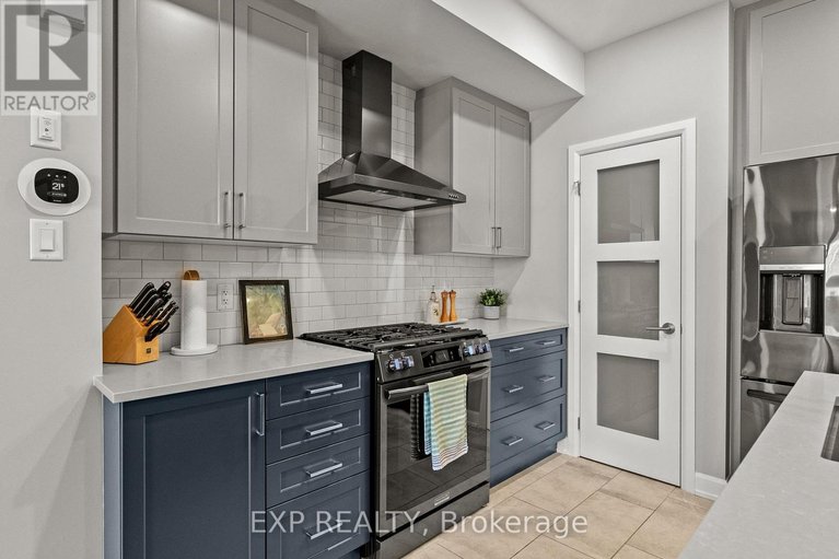 29648465/419-clubtail-private/blossom-parkkemp-parkfindlay-creek/ottawa/ontario/K1X0M9_11