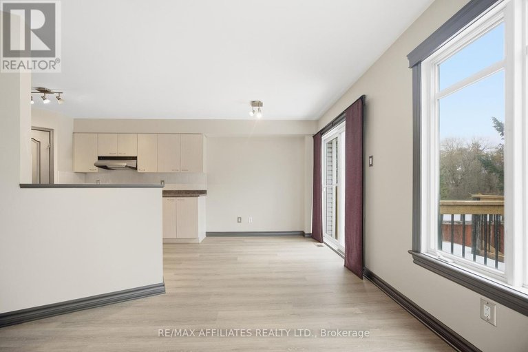 29125287/137-hearst-way/katimavik/ottawa/ontario/K2L4G5_15