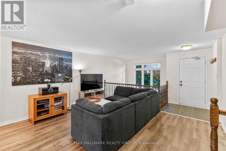 29249914/7-325-elite-private/longfields/ottawa/ontario/K2J0A4_3