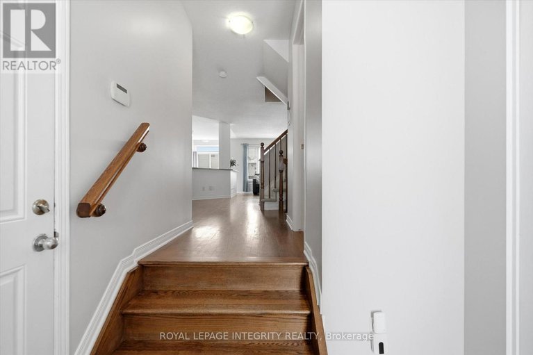 29413396/329-brigitta-street/emerald-meadowstrailwest/ottawa/ontario/K2S0H9_3