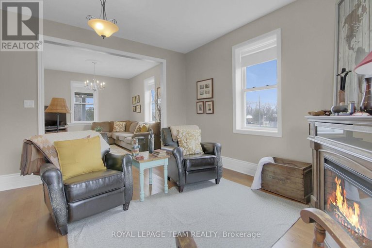 28403299/1456-meadow-drive/greely/ottawa/ontario/K4P1B1_12