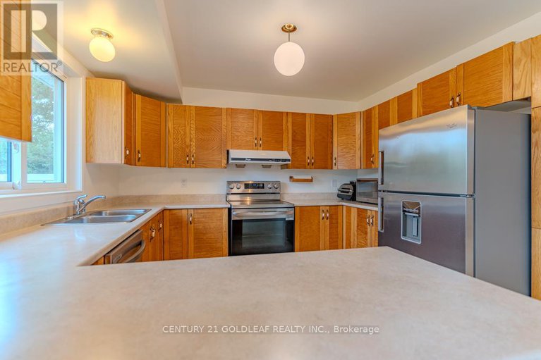 28864699/612-chenier-way/fallingbrookpineridge/ottawa/ontario/K4A1R1_16