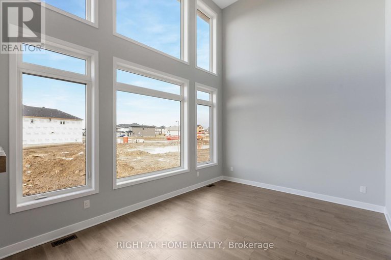 28455022/584-paakanaak-avenue/blossom-parkkemp-parkfindlay-creek/ottawa/ontario/K1X0J6_9