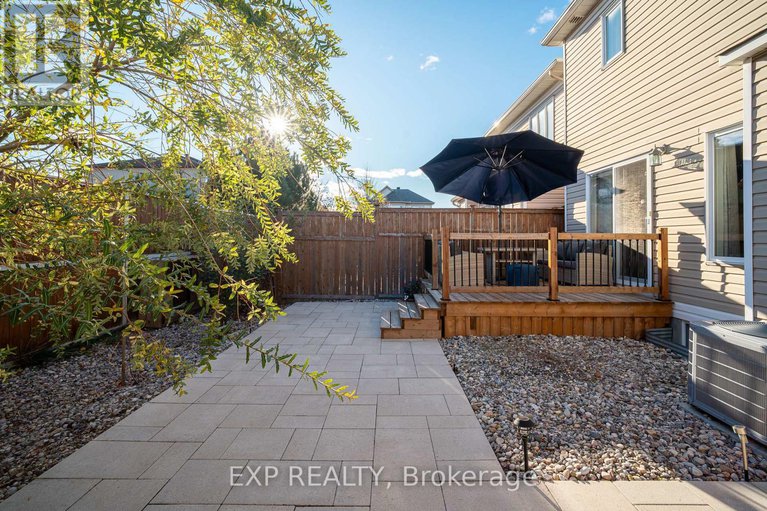 28257579/426-pillett-street/strandherd/ottawa/ontario/K2J5S3_30