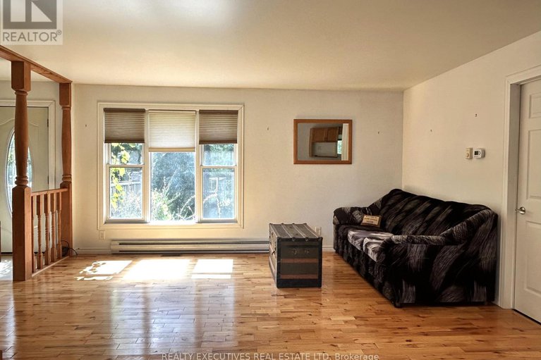 28886117/10539-gilmour-road/south-dundas-matilda-twp/south-dundas/ontario/K0E1C0_27