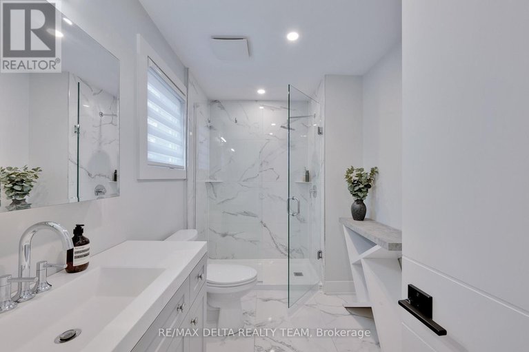 28875474/2556-gravelle-crescent/blackburn-hamlet/ottawa/ontario/K1B3A3_30