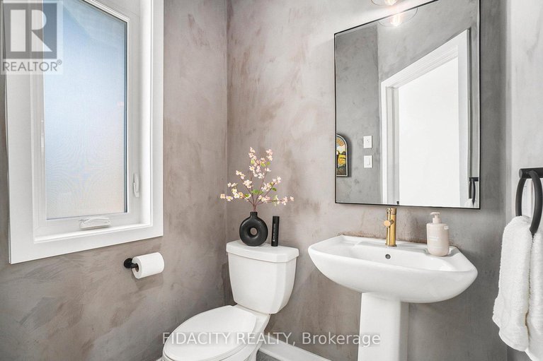 28930473/712-twist-way/emerald-meadowstrailwest/ottawa/ontario/K2V0M8_16