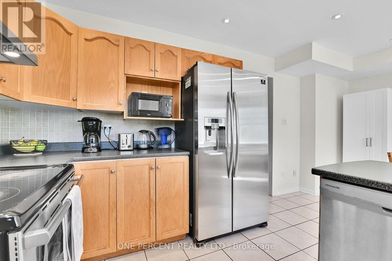 28463418/2572-alanis-private/emerald-woodssawmill-creek/ottawa/ontario/K1T4A1_18
