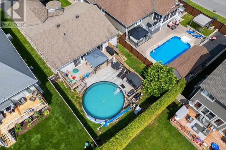 29305274/7-settlement-lane/village-of-russell/russell/ontario/K4R0A4_2