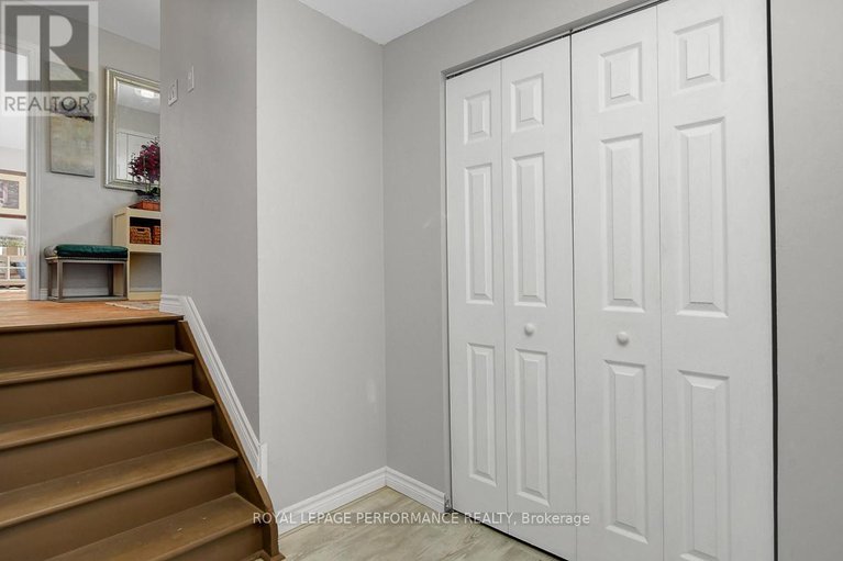 28805867/124-des-pins-street/village-of-russell/russell/ontario/K4R1C5_27