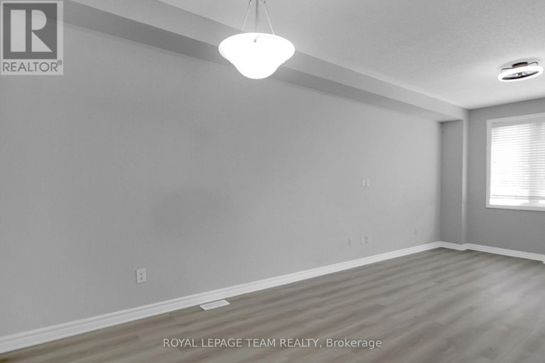 28243617/605-lauraleaf-crescent/half-moon-bay/ottawa/ontario/K2J6G7_7