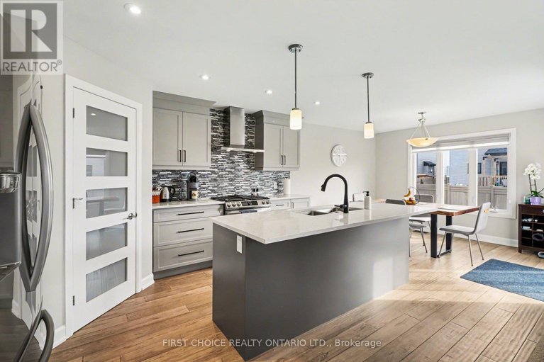 29675928/540-lucent-street/village-of-russell/russell/ontario/K4R0E7_3