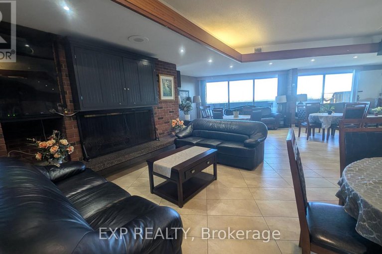 28890063/518-20-chesterton-drive/borden-farmstewart-farmcarleton-heightsparkwood-hills/ottawa/ontario/K2E6Z7_36