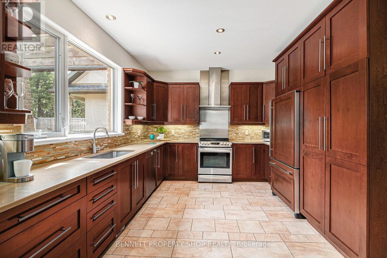 28239402/1934-lenester-avenue/mckellar-heightsglabar-park/ottawa/ontario/K2A1J9_10