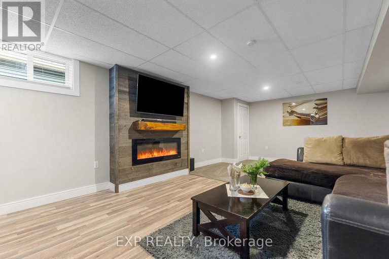 28845913/12-riopelle-road/mcnabbraeside-twps/mcnabbraeside/ontario/K0J1G0_26