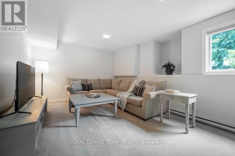 29676551/103-dunbarton-court/cardinal-glen/ottawa/ontario/K1K4L5_28