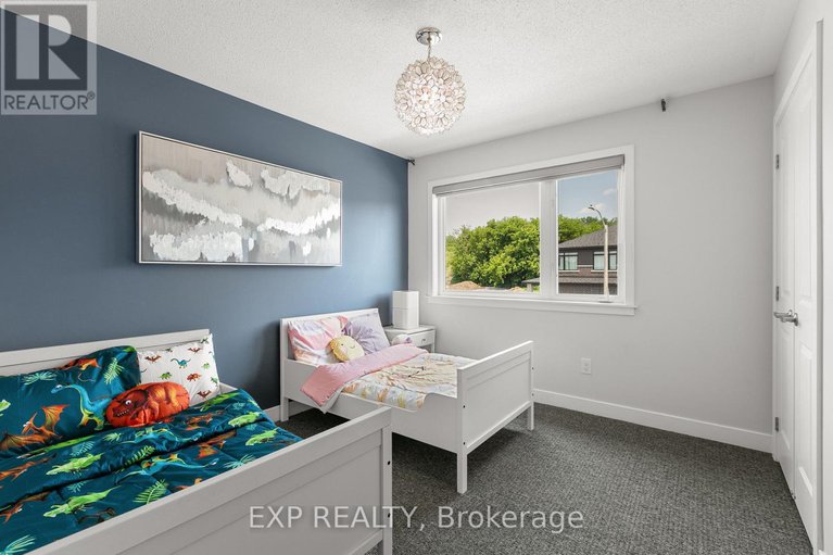 28567081/335-joshua-street/mer-bleuebradley-estatesanderson-park/ottawa/ontario/K1W0N7_28