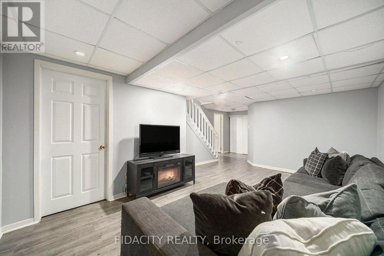 28817901/13-vesta-street/cedargrovefraserdale/ottawa/ontario/K2J3Y8_25
