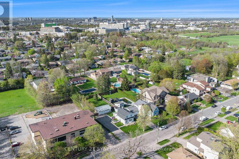 28332843/453-pleasant-park-road/alta-vistafaircrest-heights/ottawa/ontario/K1H5M9_40
