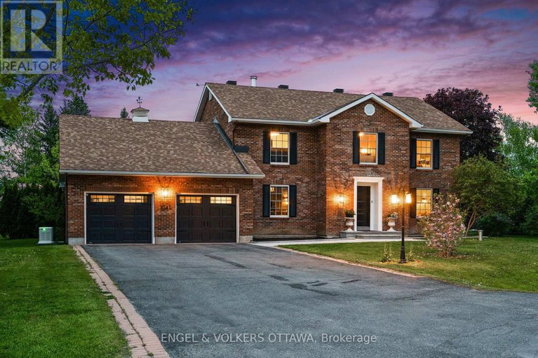 28092121/1041-brandywine-court/manotick-long-island-nicholls-island/ottawa/ontario/K4M1J2_1